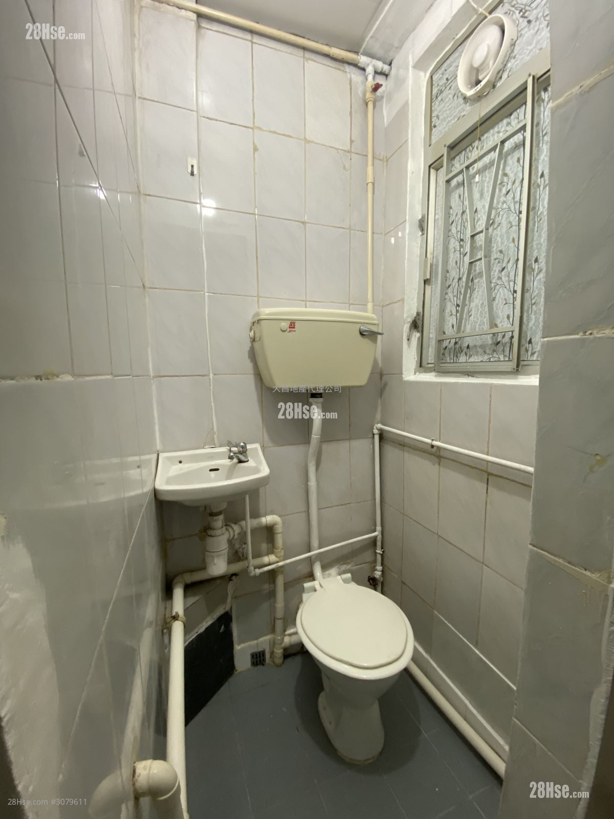 416-418 Queen's Road West Rental 2 Bedrooms , 1 Bathroom 270 ft²