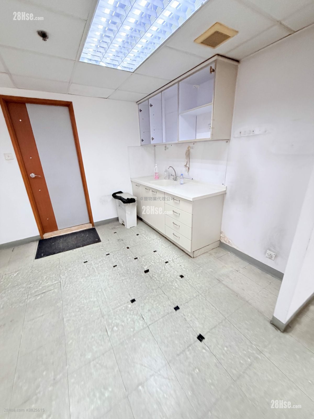 嘉圖工廠大廈 租盤 5+ 房 , 2 廁所 2,850 平方呎