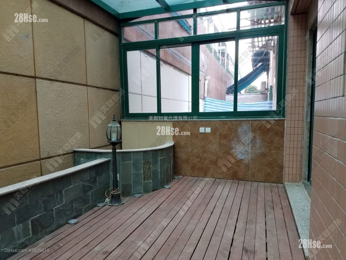 Casa Paradizo Sell 4 Bedrooms , 3 Bathrooms 1,037 ft²