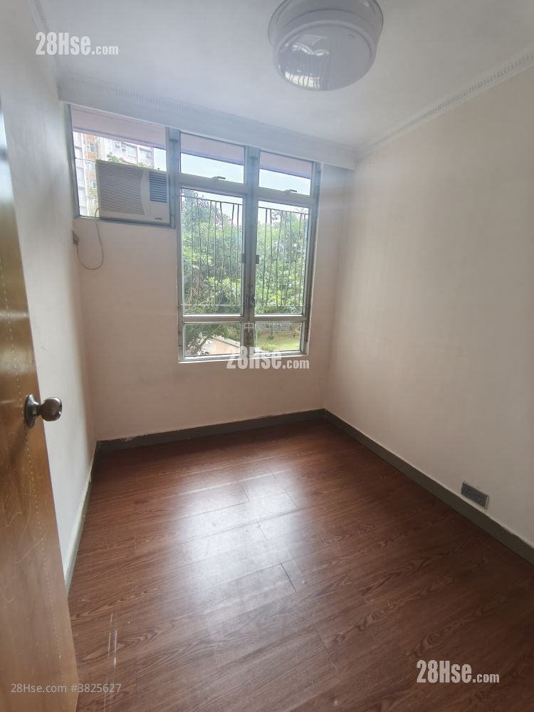 Yu Tung Court Sell 2 Bedrooms , 1 Bathroom 539 ft²