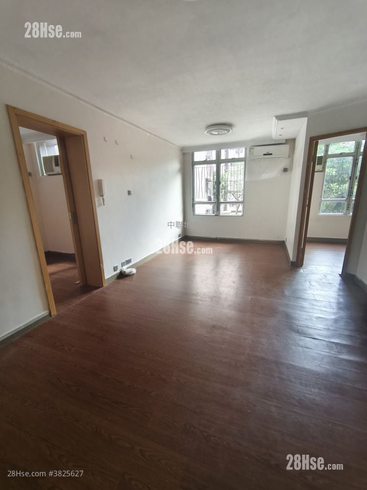 Yu Tung Court Sell 2 Bedrooms , 1 Bathroom 539 ft²