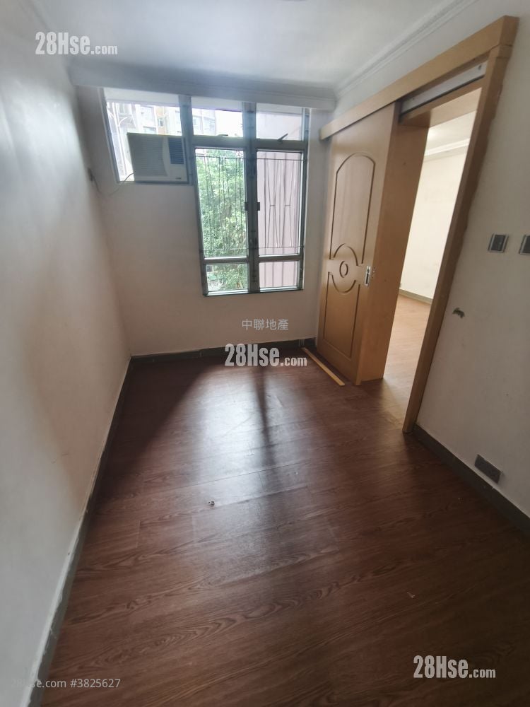 Yu Tung Court Sell 2 Bedrooms , 1 Bathroom 539 ft²