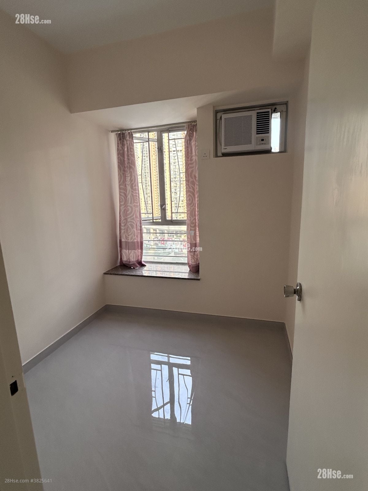 荃灣廣場 租盤 3 房 , 1 浴室 552 平方呎