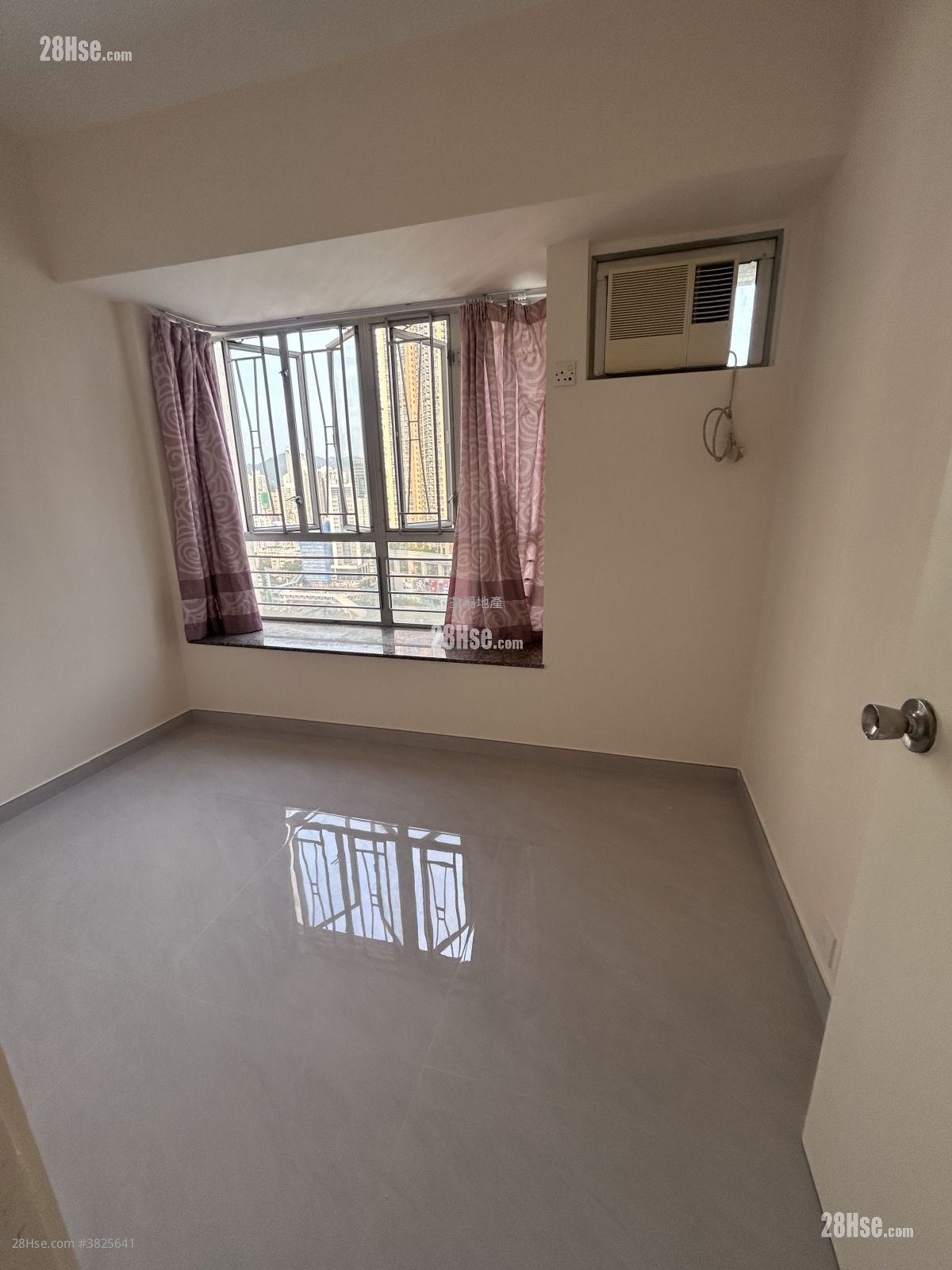 荃灣廣場 租盤 3 房 , 1 浴室 552 平方呎