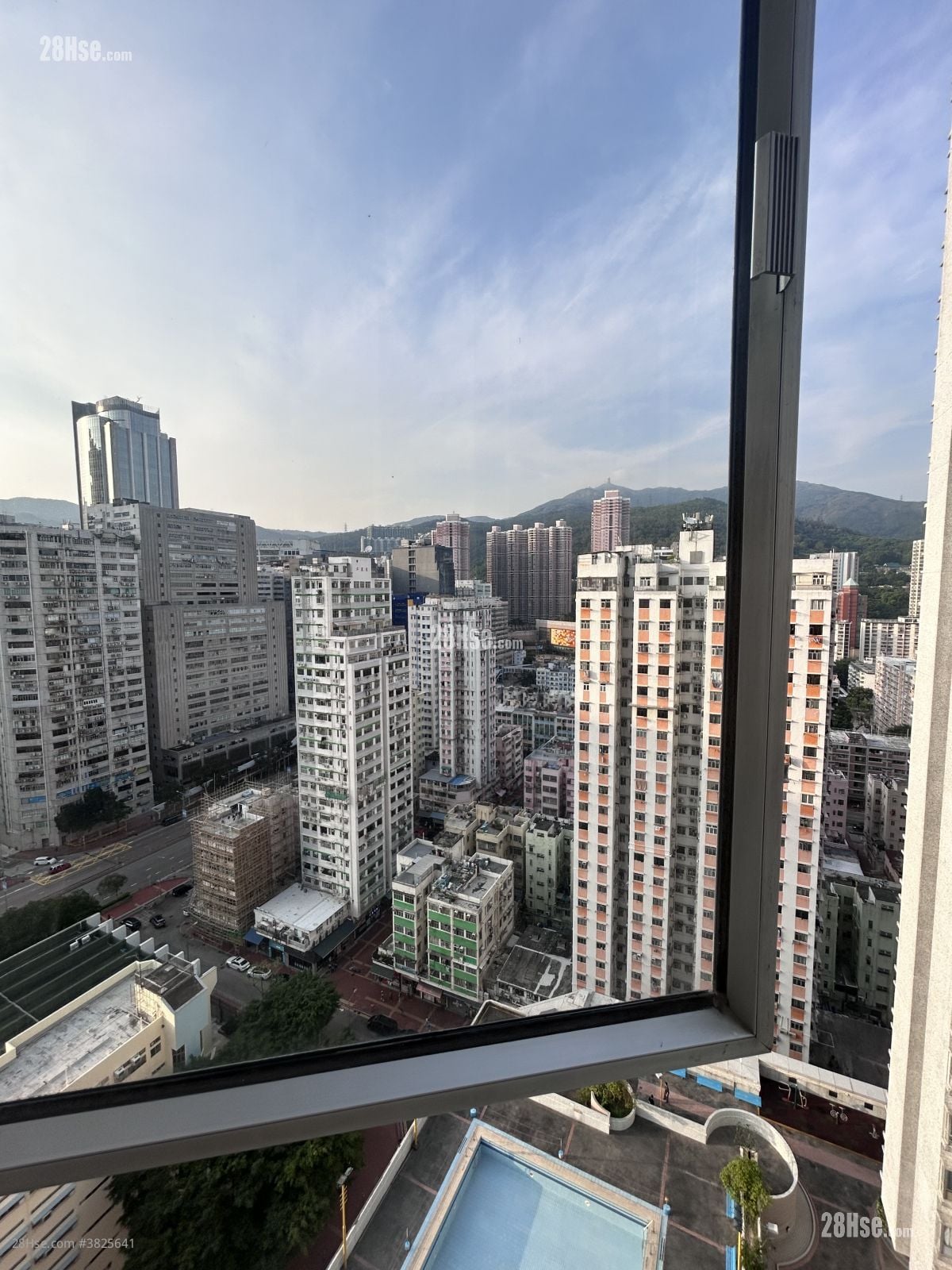 荃灣廣場 租盤 3 房 , 1 浴室 552 平方呎