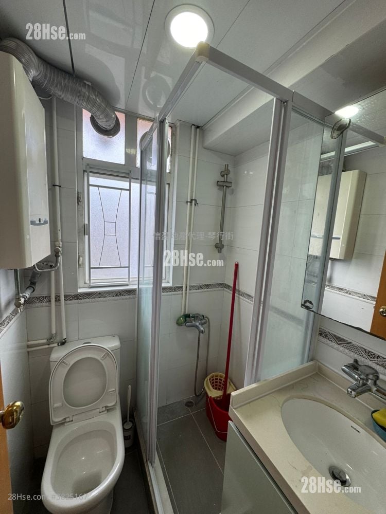 Metropole Building Rental 3 Bedrooms , 1 Bathroom 420 ft²