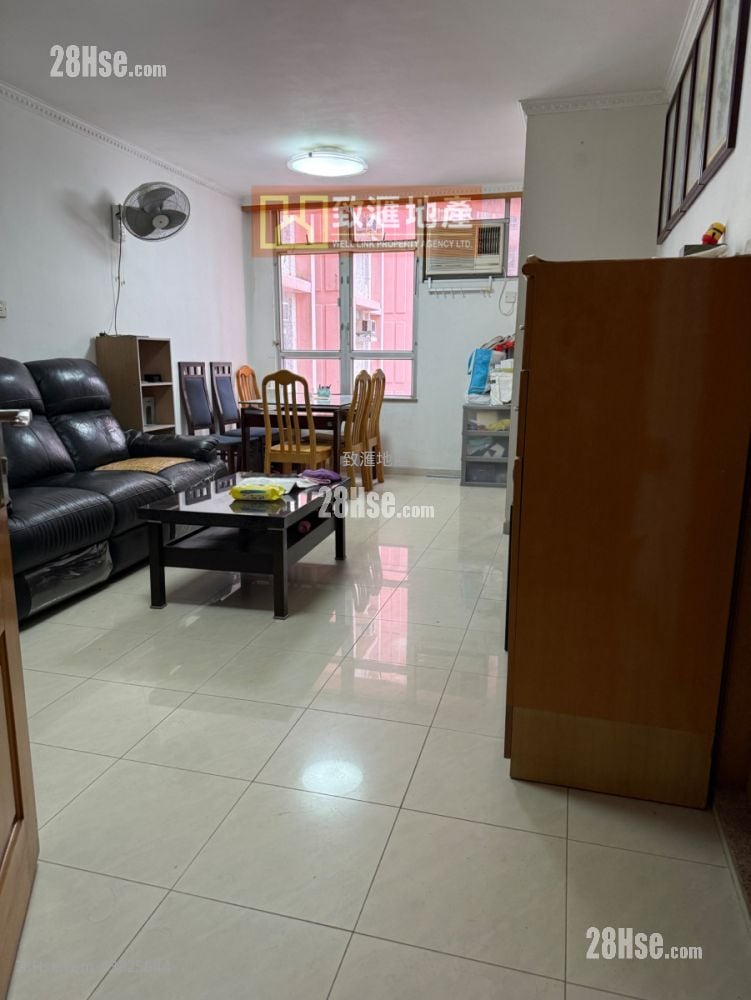 Lai Yan Court Sell 2 Bedrooms 640 ft²