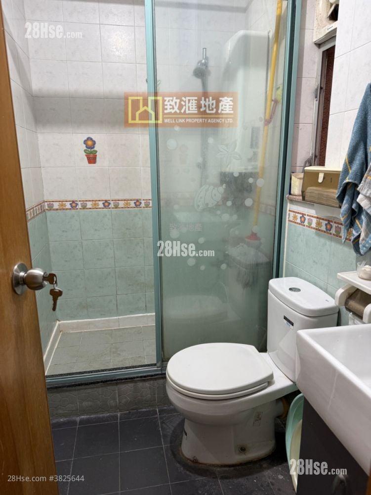 Lai Yan Court Sell 2 Bedrooms 640 ft²