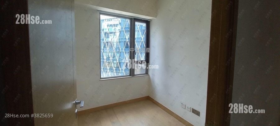 朗屏8号 售盘 3 房 599 平方尺