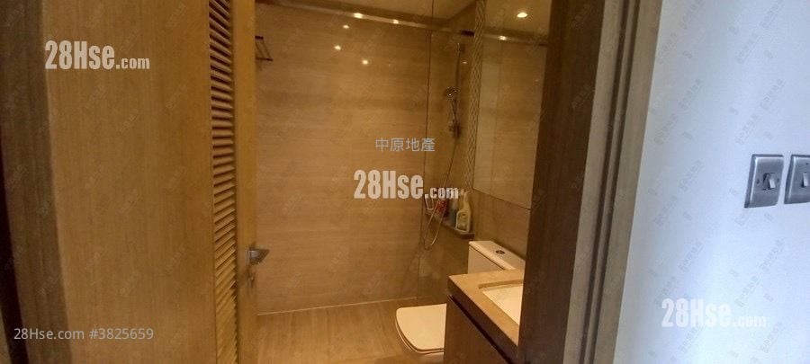 朗屏8号 售盘 3 房 599 平方尺