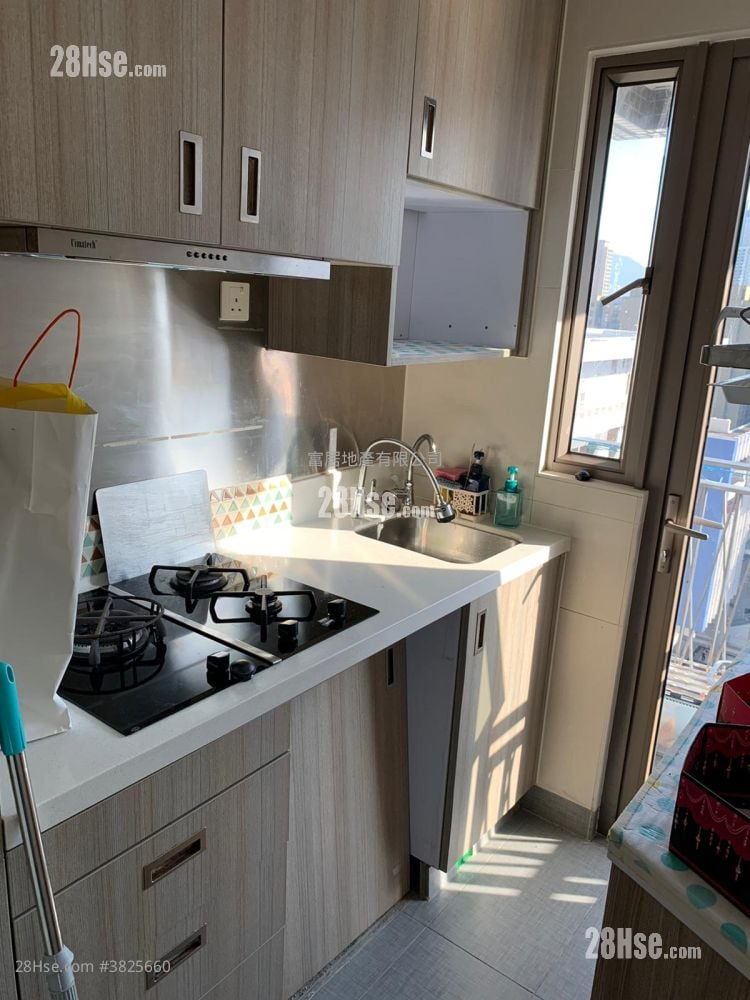 Residence 228 Sell 2 Bedrooms , 1 Bathroom 433 ft²