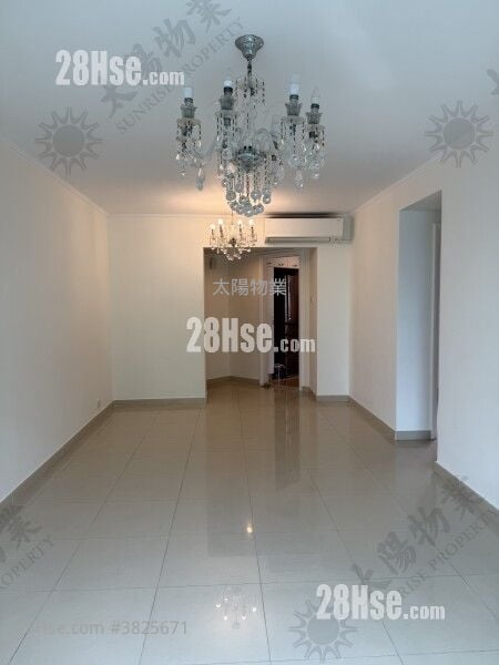 Top Growth Court Rental 4 Bedrooms 884 ft²