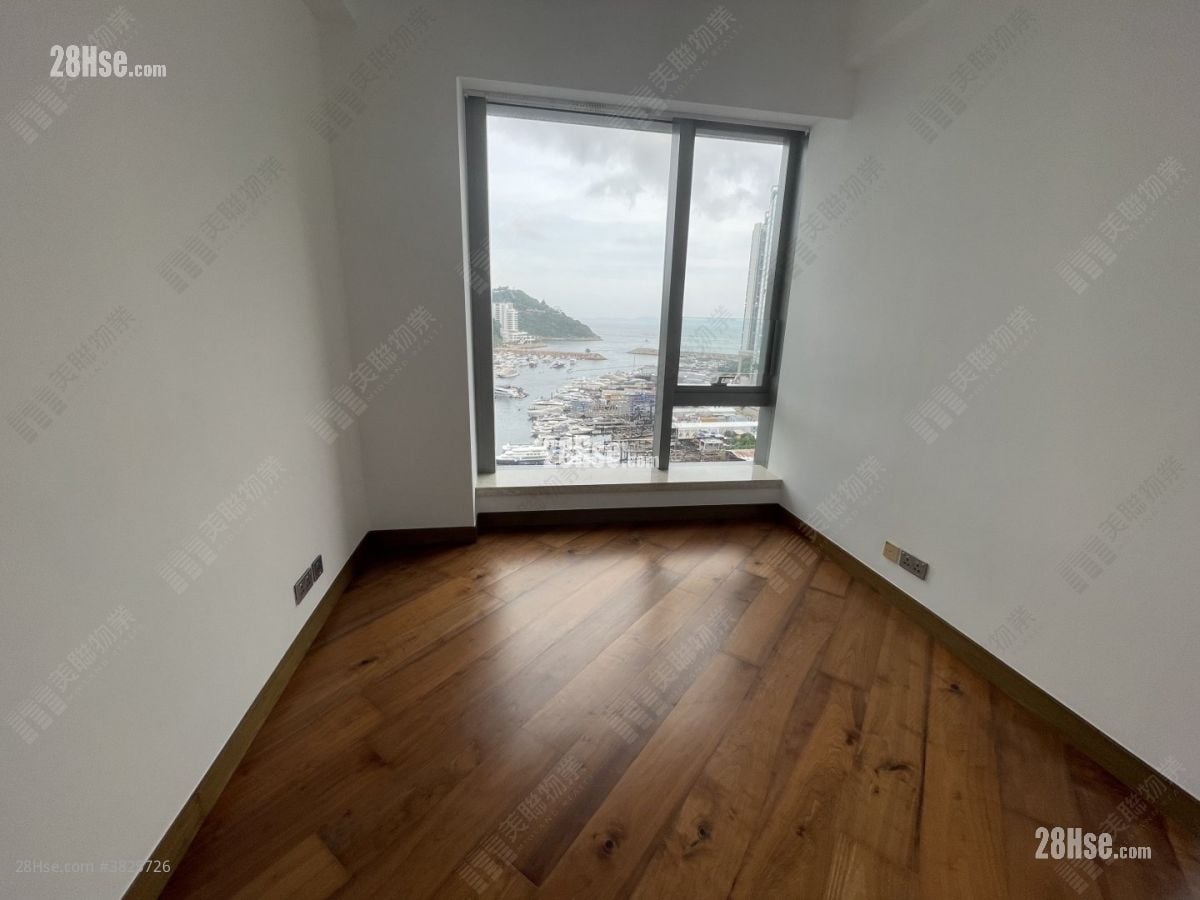 Marina South Sell 4 Bedrooms , 3 Bathrooms 1,720 ft²