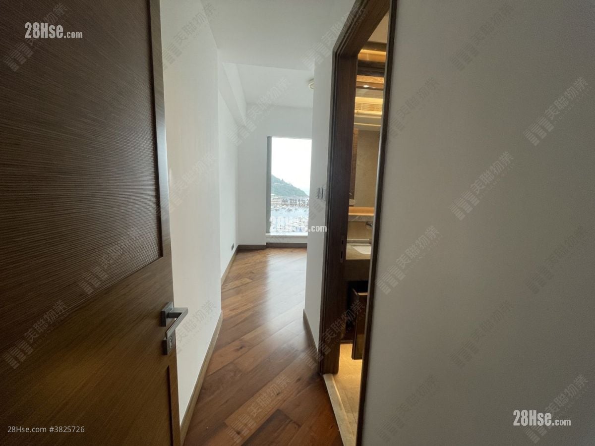 Marina South Sell 4 Bedrooms , 3 Bathrooms 1,720 ft²