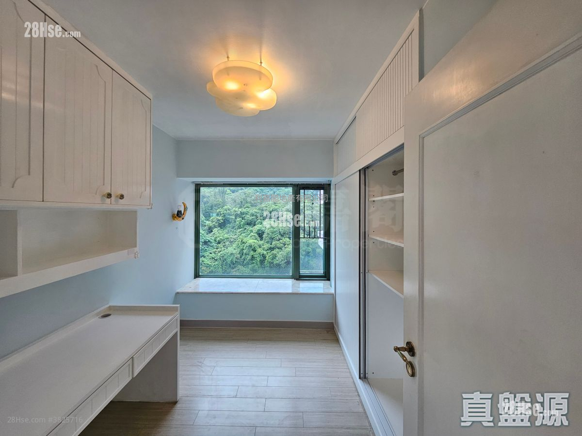 Peninsula Heights Sell 4 Bedrooms , 3 Bathrooms 1,107 ft²