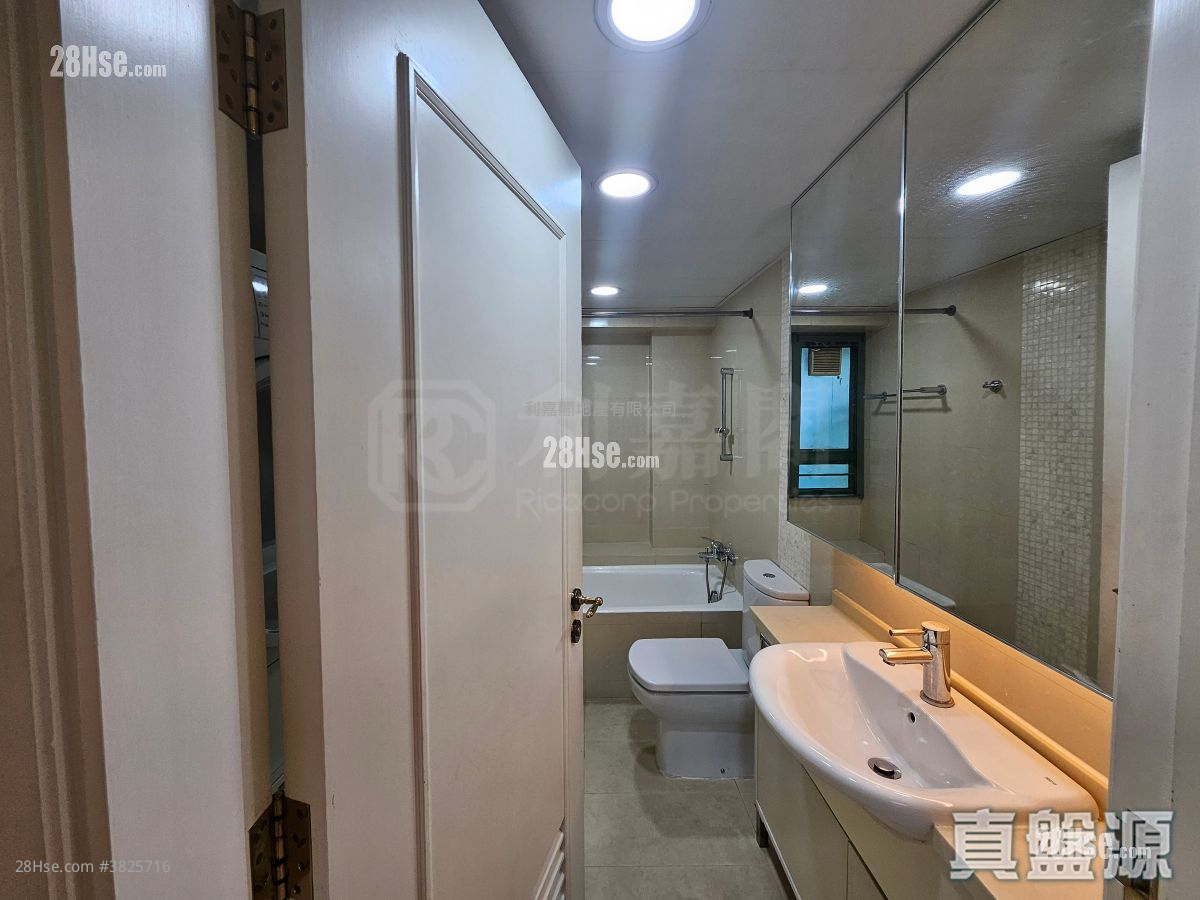 Peninsula Heights Sell 4 Bedrooms , 3 Bathrooms 1,107 ft²