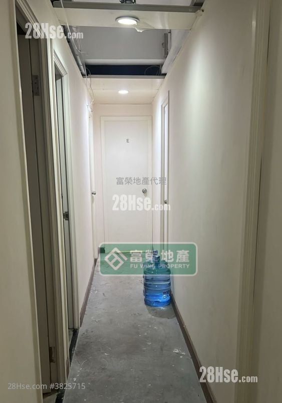 荣华大楼 售盘 5+ 房 , 5+ 浴室 833 平方尺