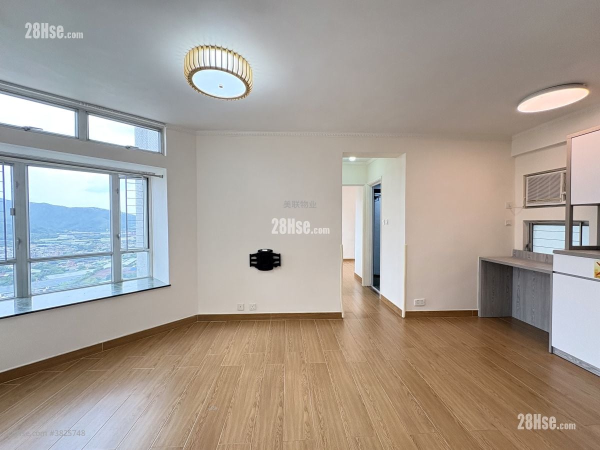 廳: 嘉湖山莊 售盤 2 房 , 1 浴室 449 平方呎