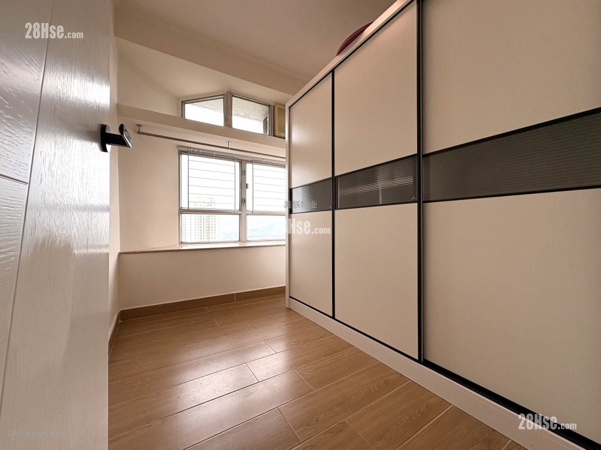 睡房 1: 嘉湖山莊 售盤 2 房 , 1 浴室 449 平方呎