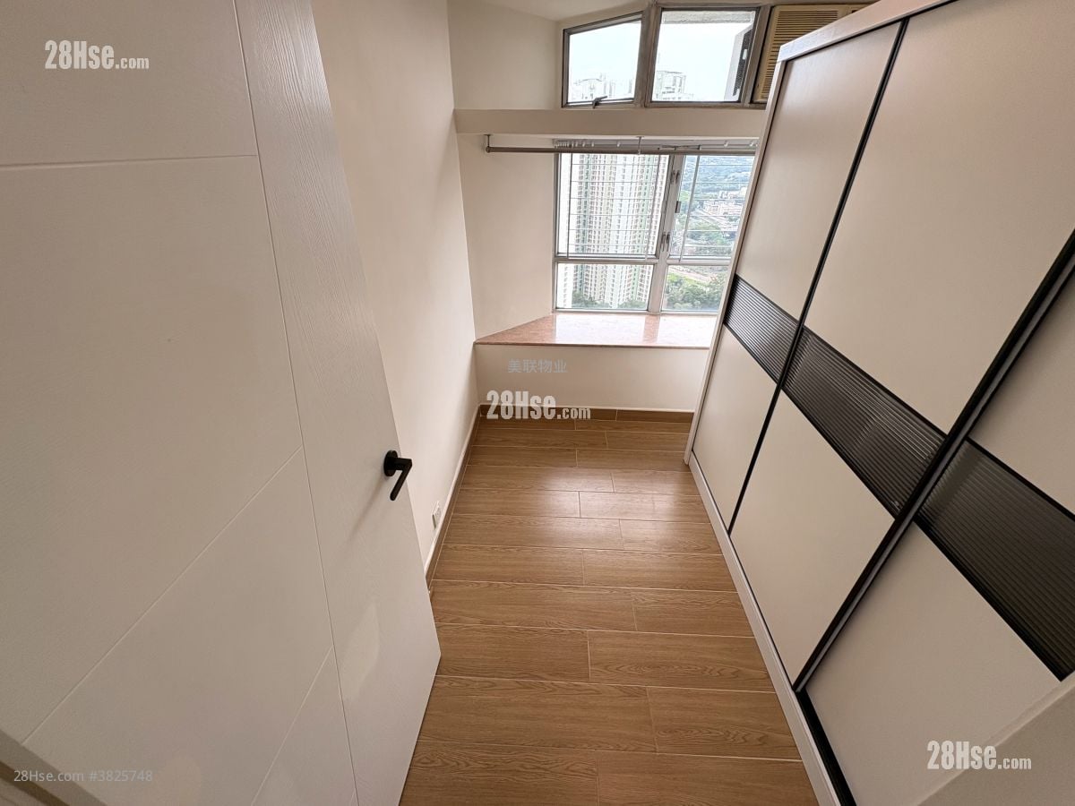 睡房 2: 嘉湖山莊 售盤 2 房 , 1 浴室 449 平方呎