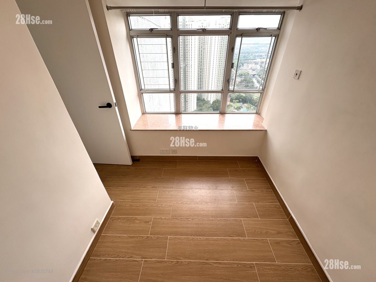 主人房: 嘉湖山莊 售盤 2 房 , 1 浴室 449 平方呎