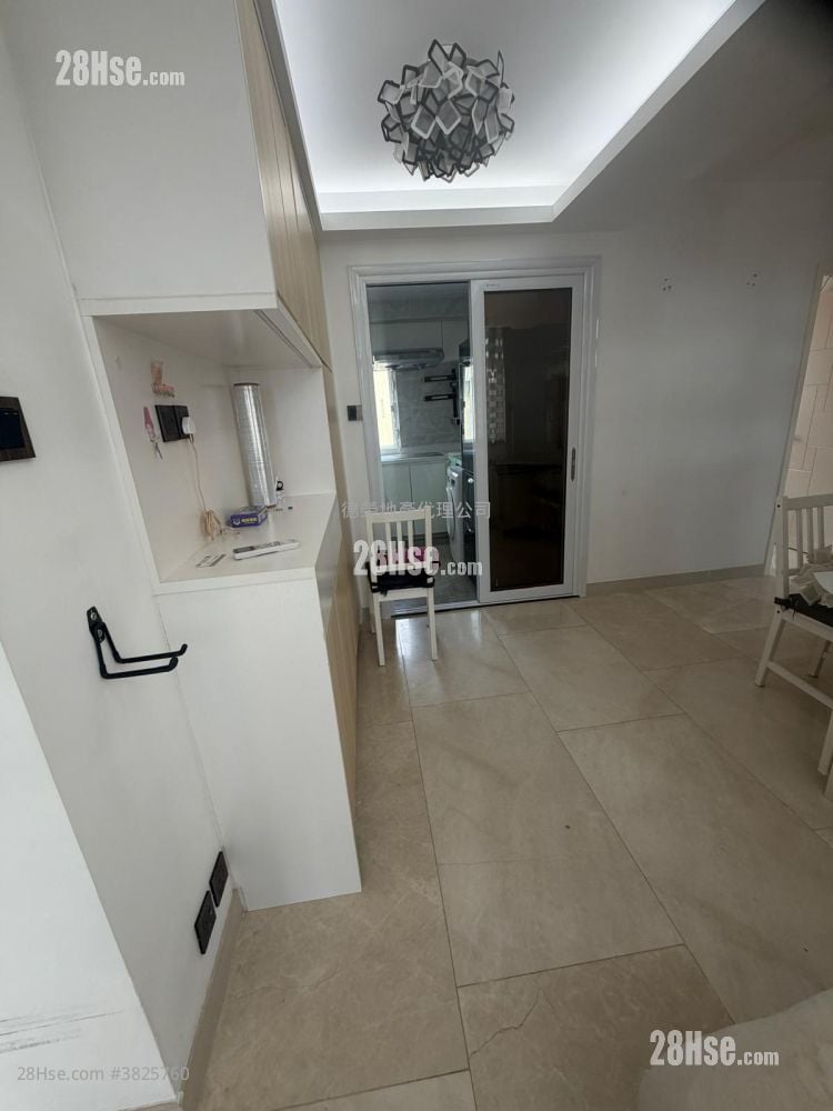 Golden Mansion Rental 2 Bedrooms , 1 Bathroom 428 ft²