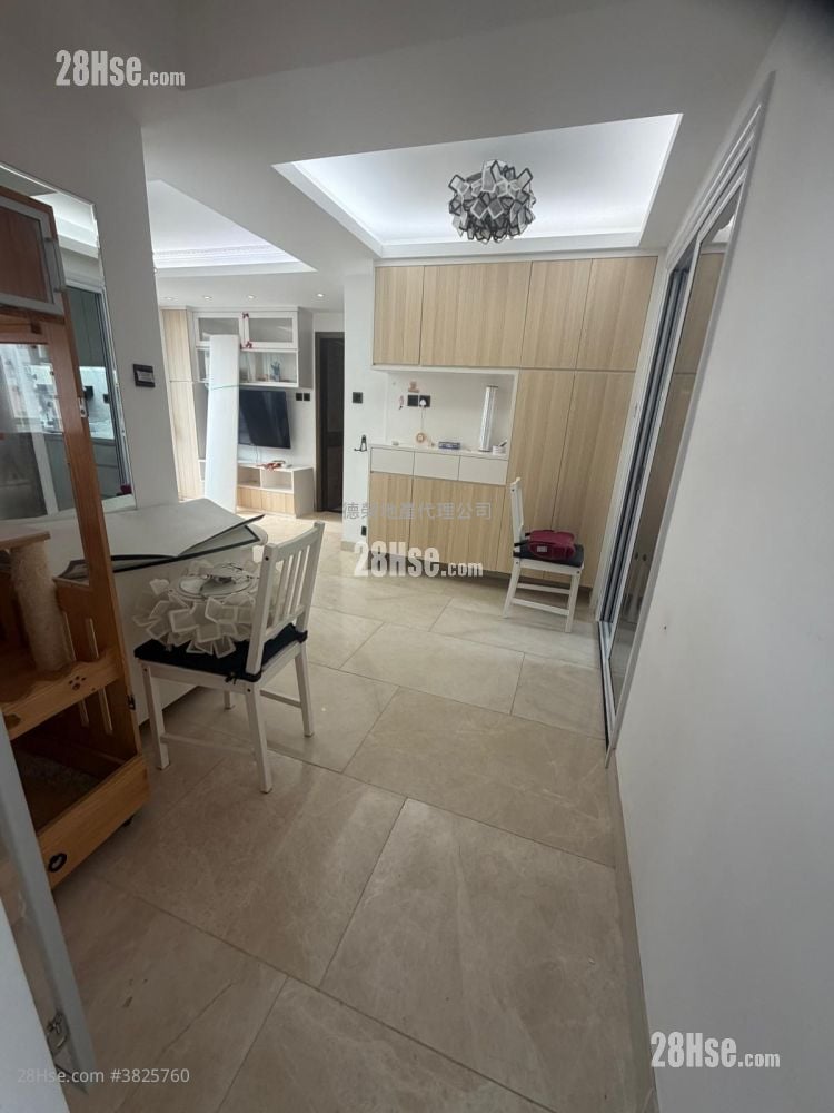 Golden Mansion Rental 2 Bedrooms , 1 Bathroom 428 ft²