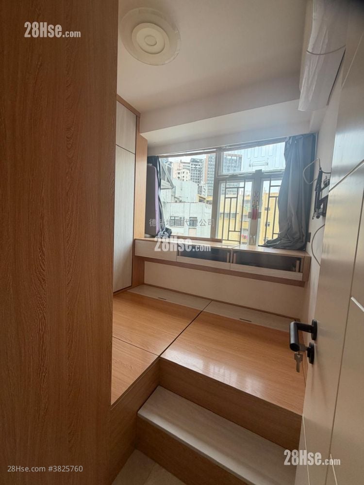 Golden Mansion Rental 2 Bedrooms , 1 Bathroom 428 ft²