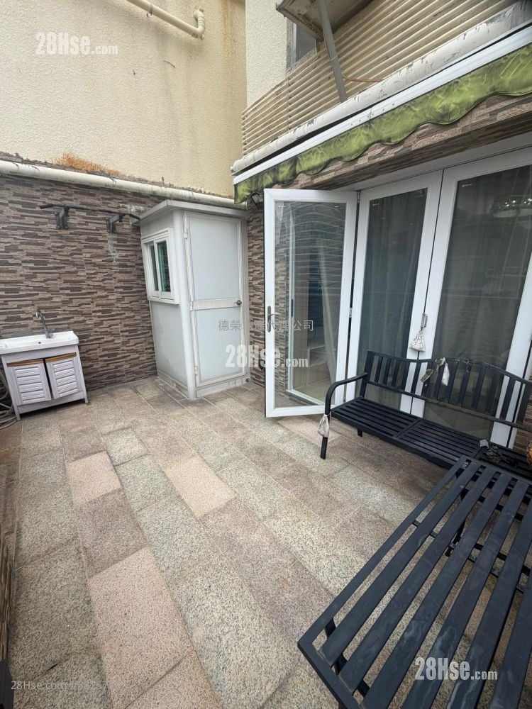 Golden Mansion Rental 2 Bedrooms , 1 Bathroom 428 ft²