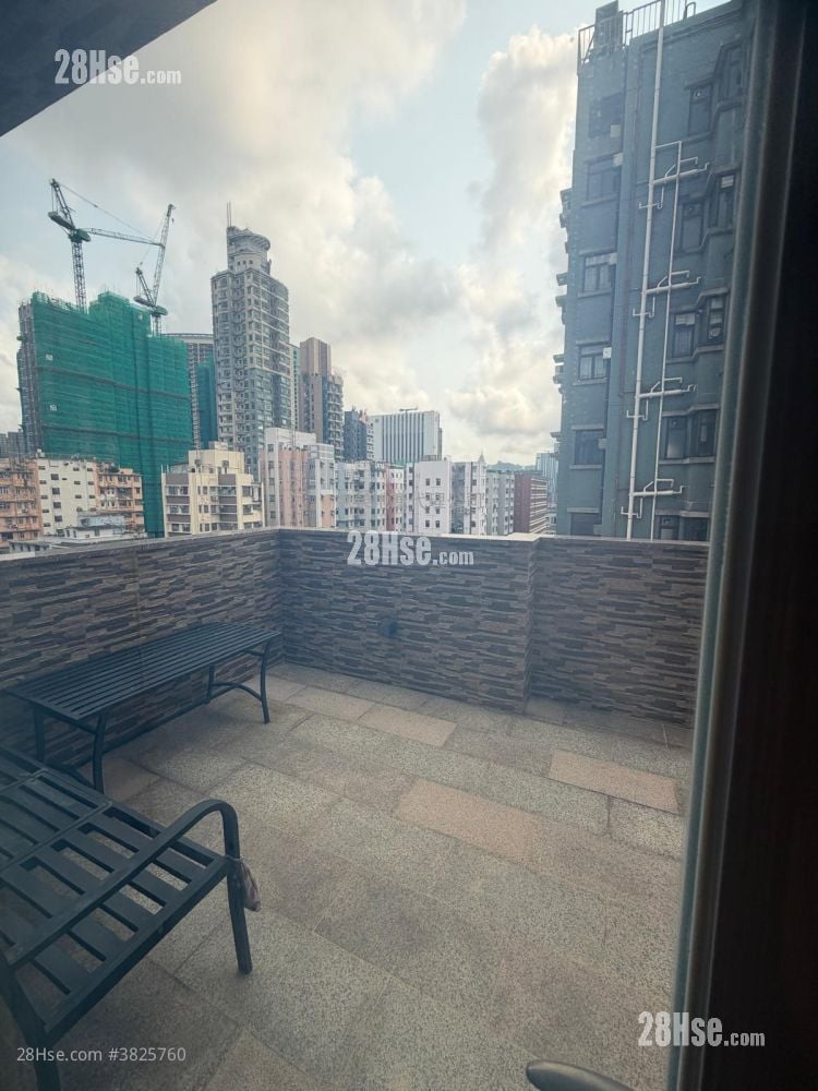 Golden Mansion Rental 2 Bedrooms , 1 Bathroom 428 ft²