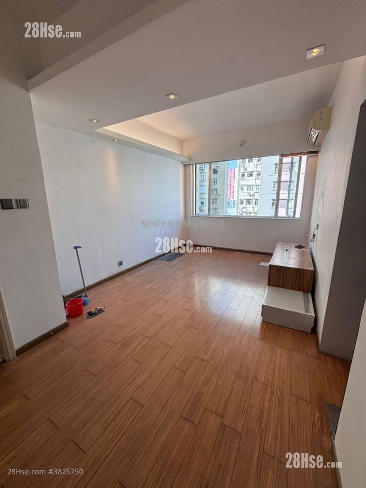 嘉景楼 售盘 3 房 , 1 浴室 664 平方尺