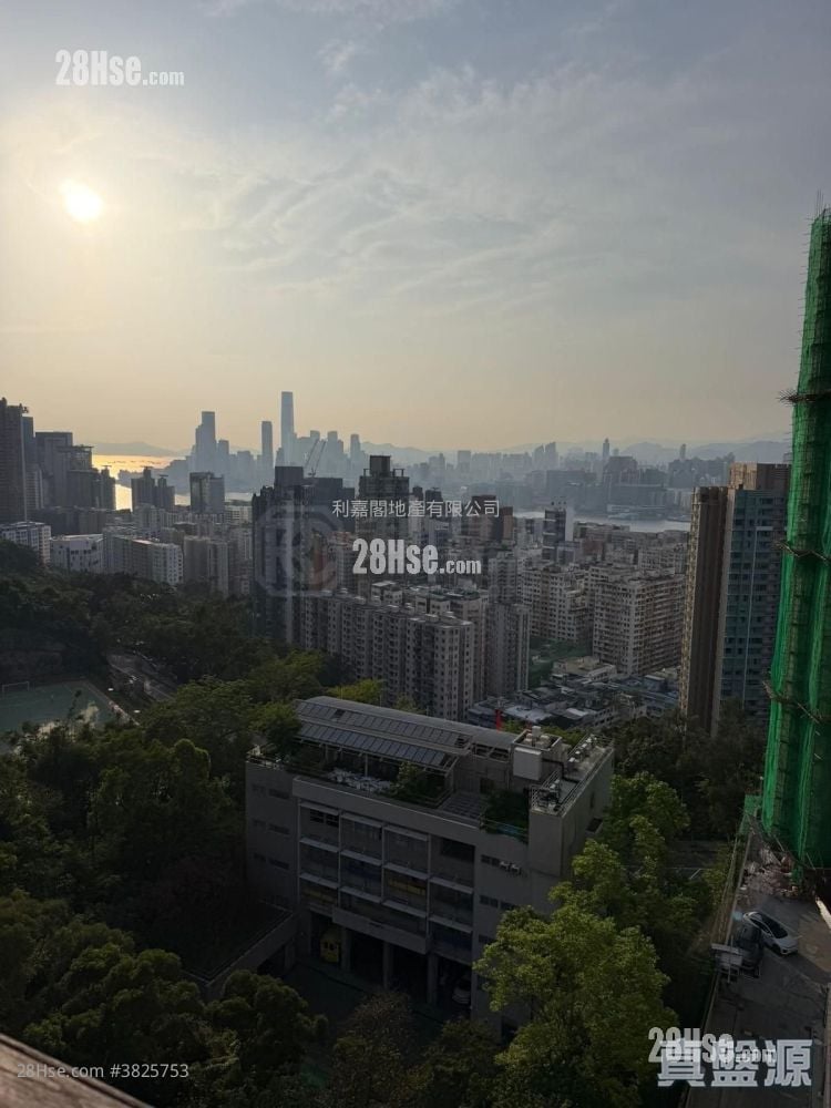 宝马山花园 售盘 3 房 920 平方尺