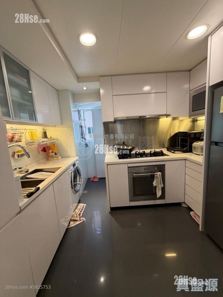 宝马山花园 售盘 3 房 920 平方尺