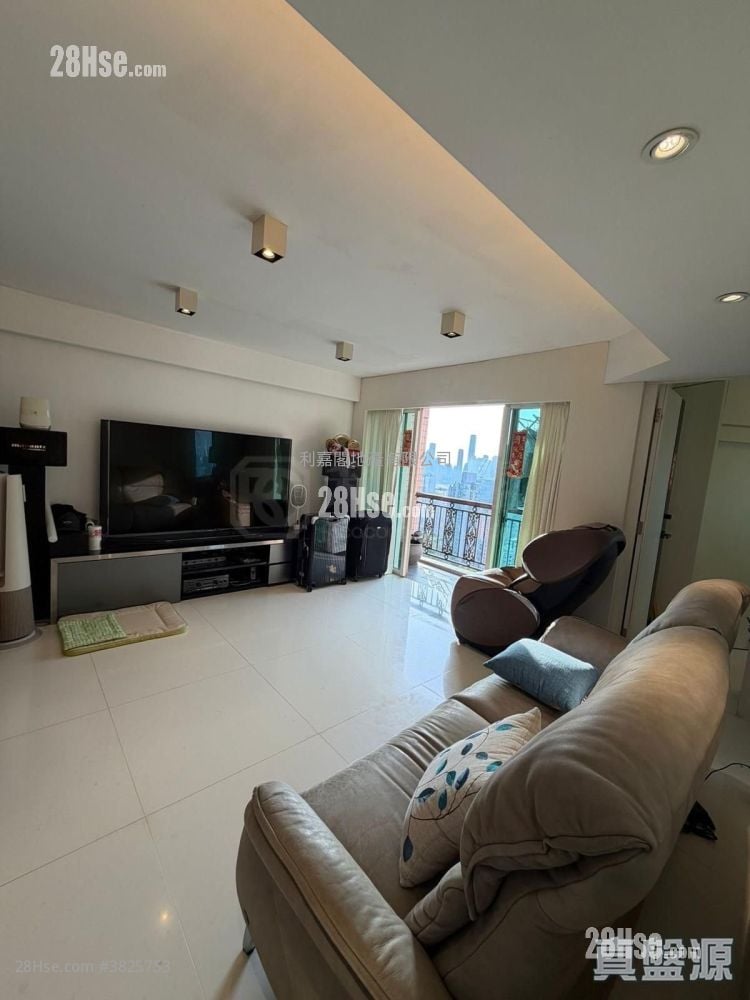 宝马山花园 售盘 3 房 920 平方尺