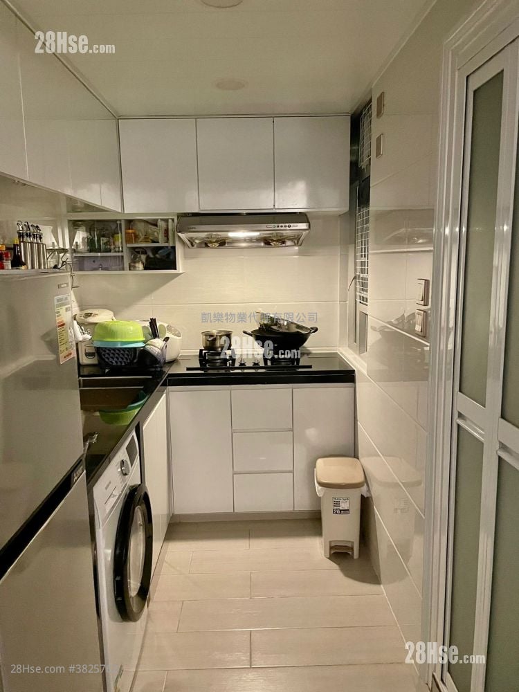 Lai Tsui Court Sell 2 Bedrooms 384 ft²