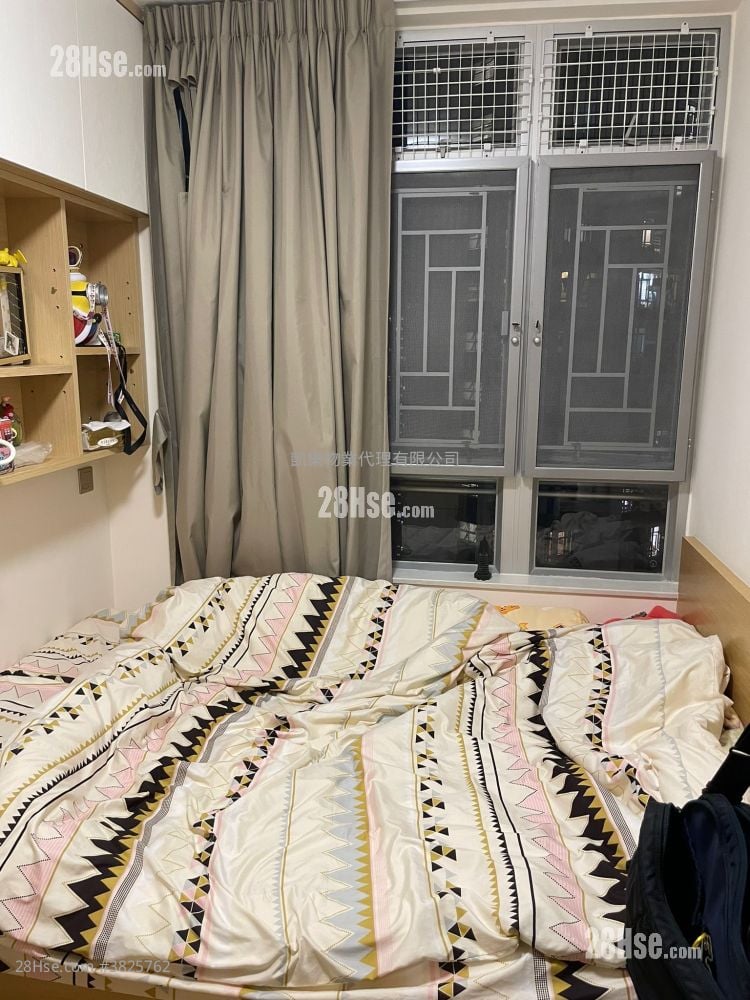 Lai Tsui Court Sell 2 Bedrooms 384 ft²