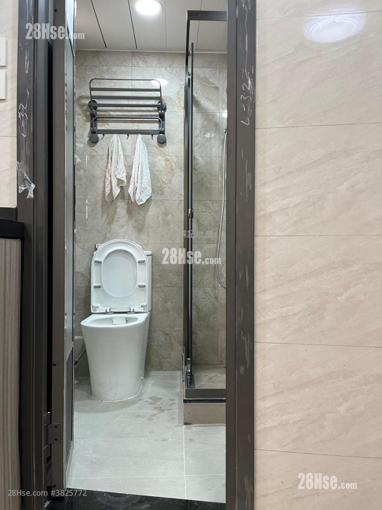 鴻利大廈 租盤 1 浴室 286 平方呎