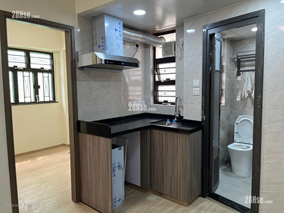 鴻利大廈 租盤 1 浴室 286 平方呎