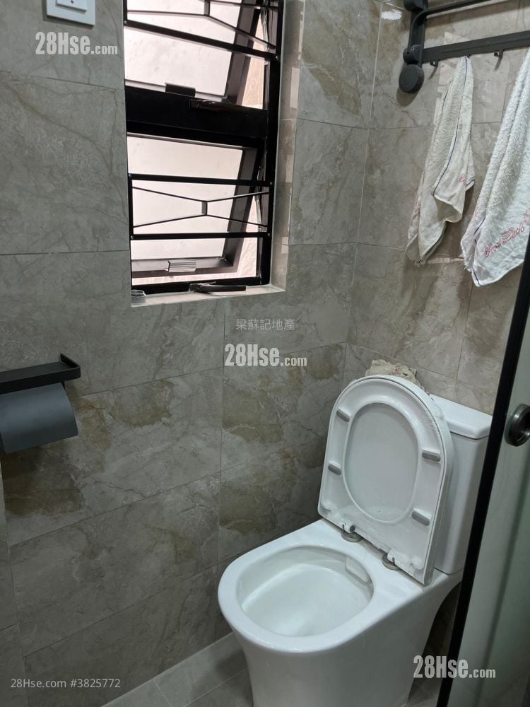 鴻利大廈 租盤 1 浴室 286 平方呎