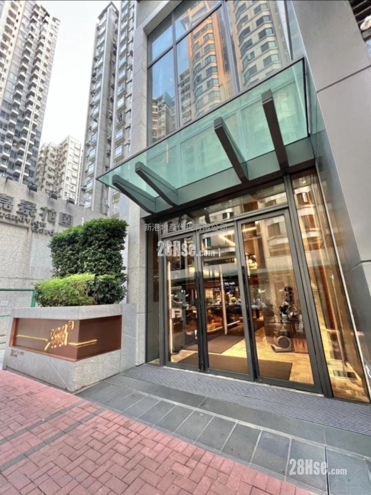 Downtown 38 Rental 2 Bedrooms , 1 Bathroom 385 ft²