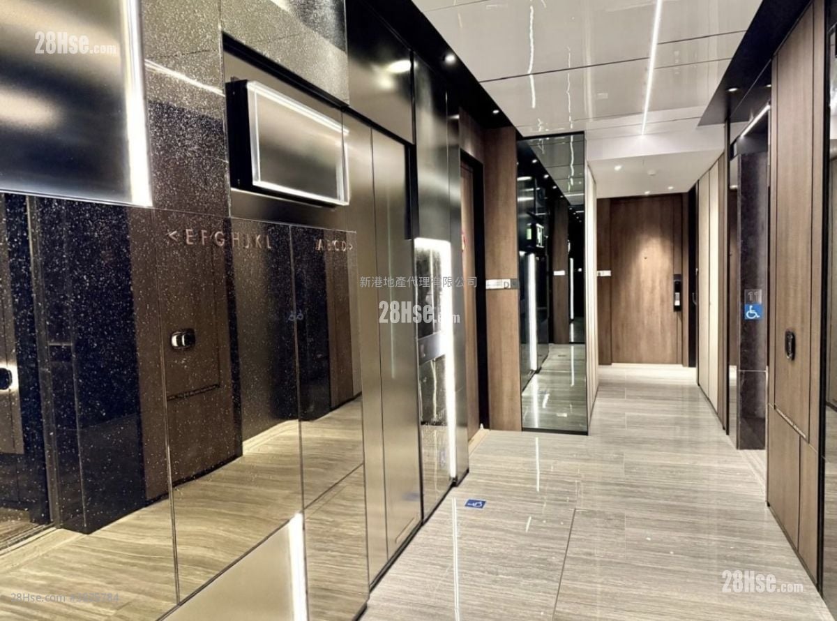 Downtown 38 Rental 2 Bedrooms , 1 Bathroom 385 ft²