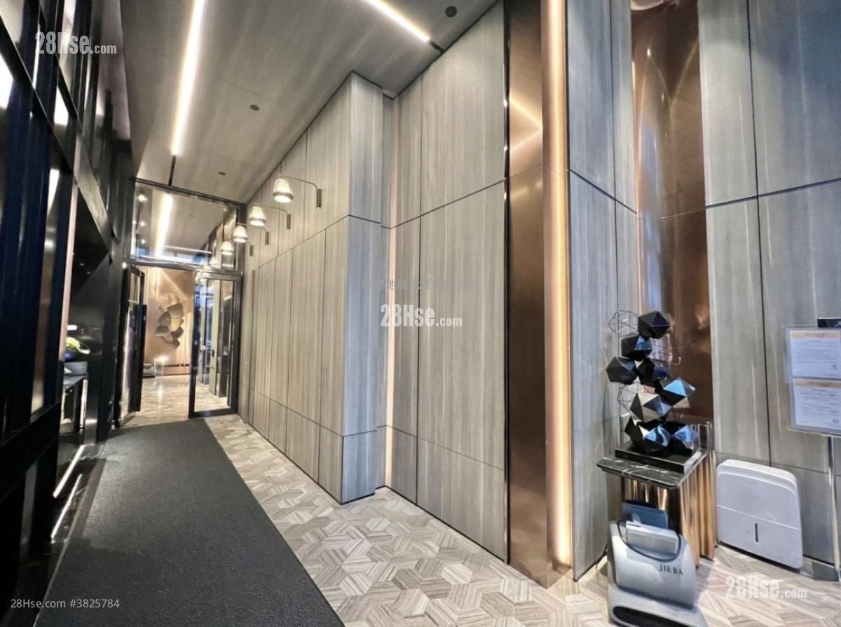 Downtown 38 Rental 2 Bedrooms , 1 Bathroom 385 ft²