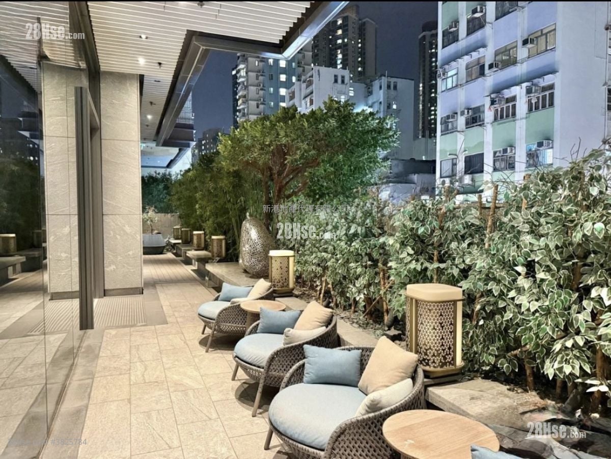 Downtown 38 Rental 2 Bedrooms , 1 Bathroom 385 ft²