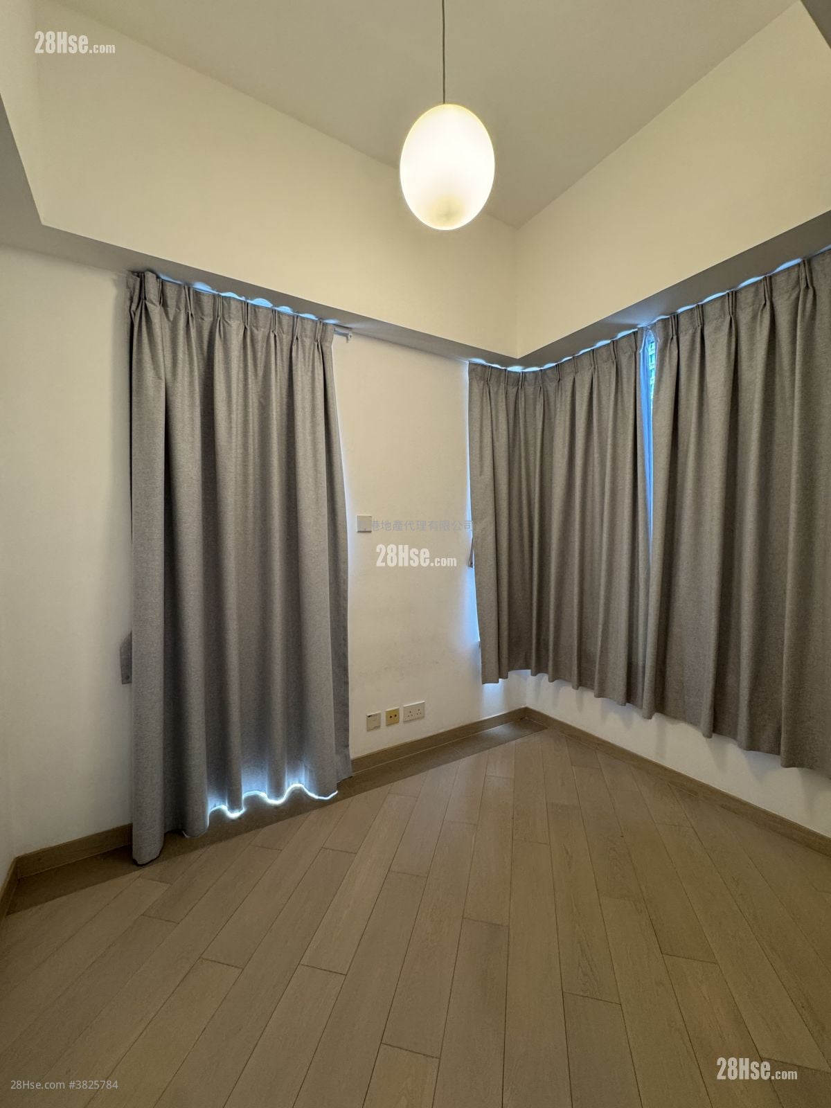 Downtown 38 Rental 2 Bedrooms , 1 Bathroom 385 ft²