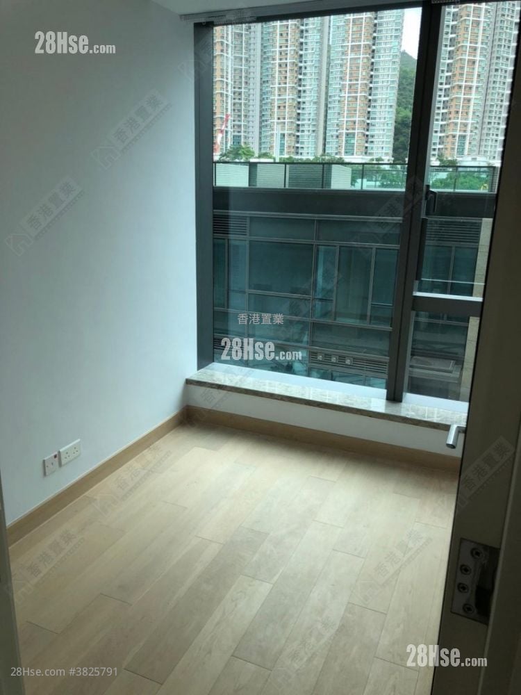 Capri Rental 4 Bedrooms , 3 Bathrooms 830 ft²