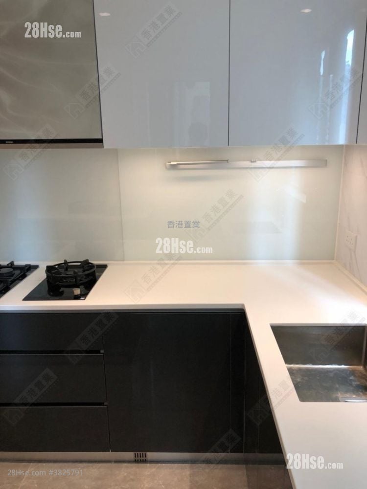 Capri Rental 4 Bedrooms , 3 Bathrooms 830 ft²