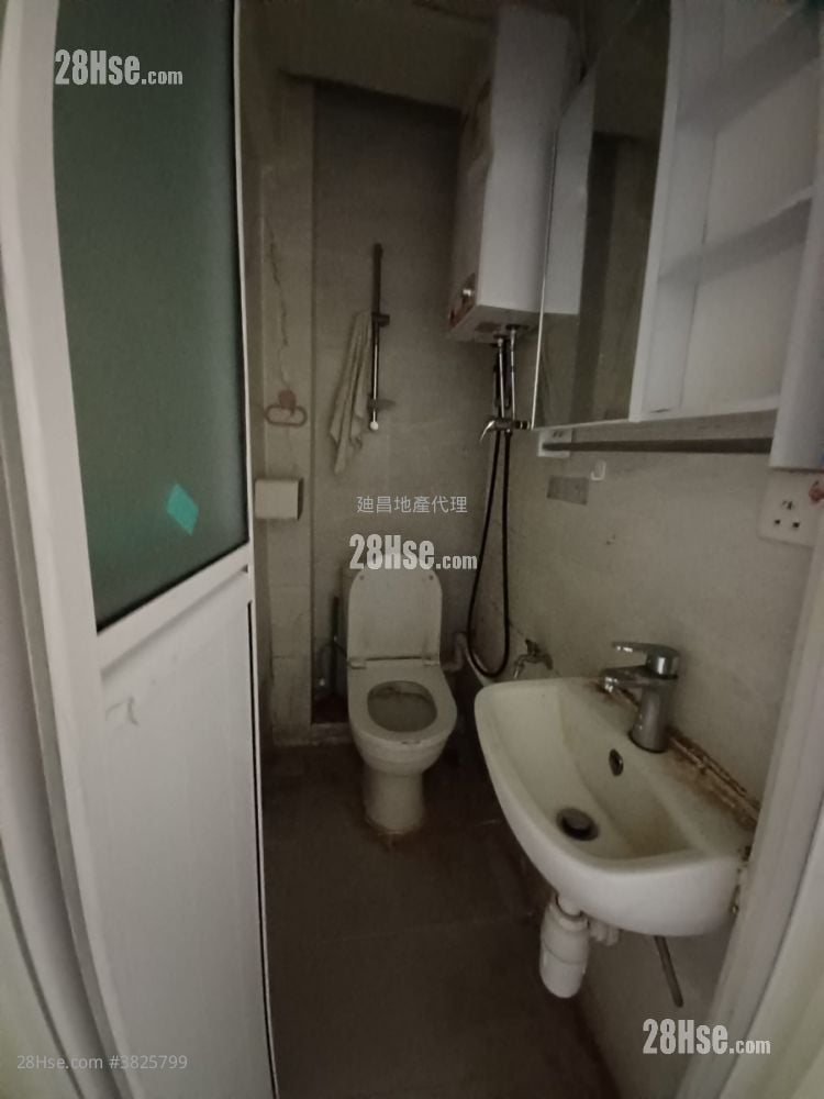 Peony House Rental 2 Bedrooms , 1 Bathroom 304 ft²