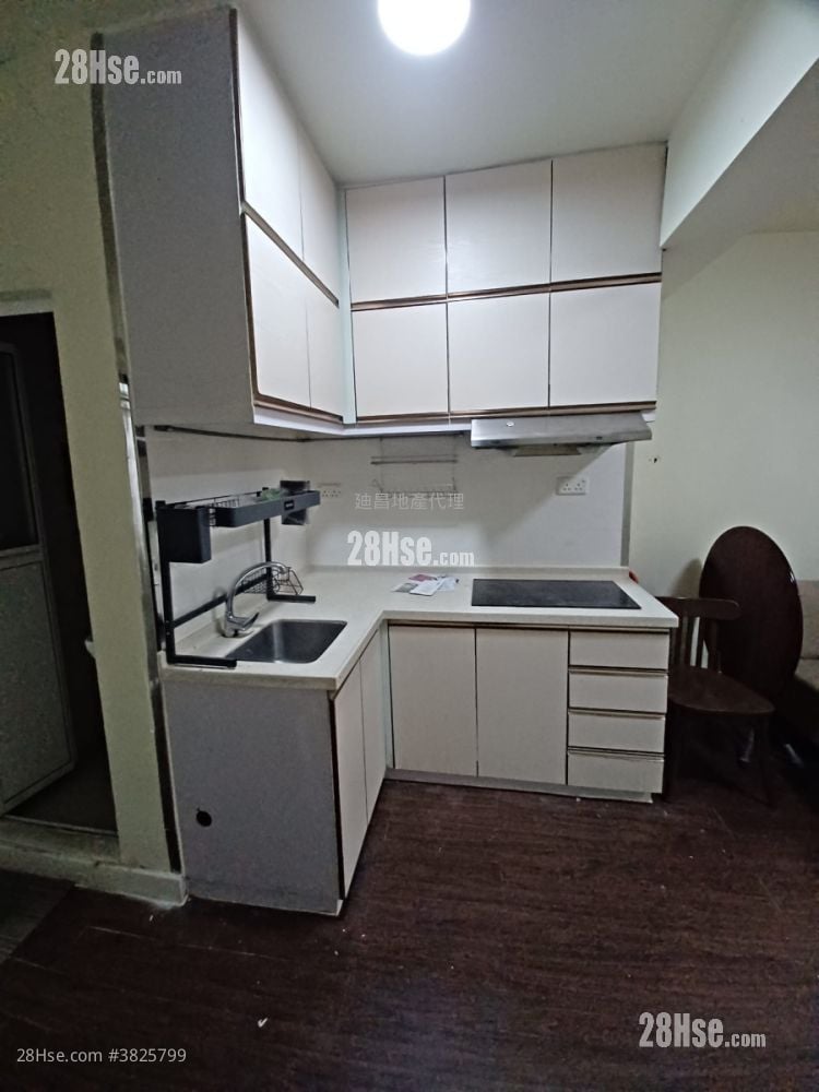 Peony House Rental 2 Bedrooms , 1 Bathroom 304 ft²