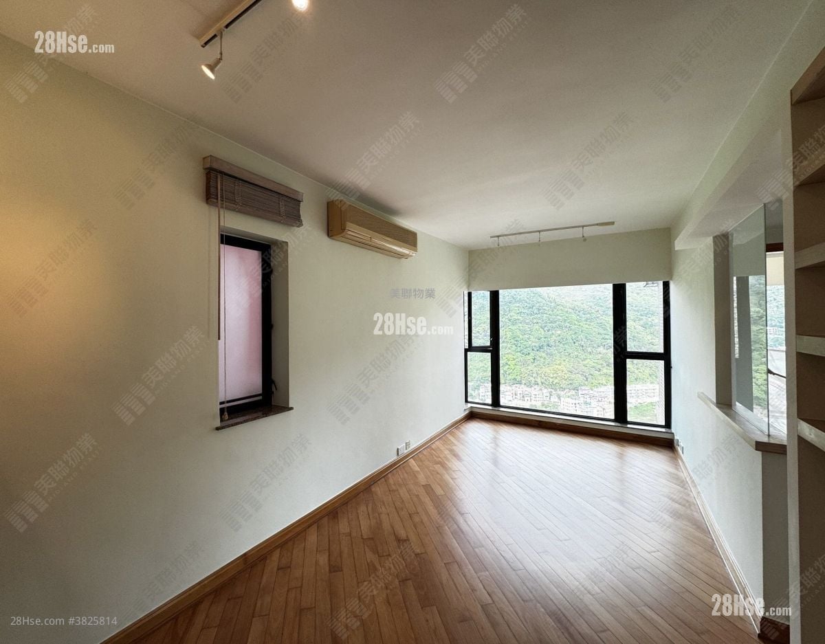 Castello Sell 2 Bedrooms , 1 Bathroom 580 ft²