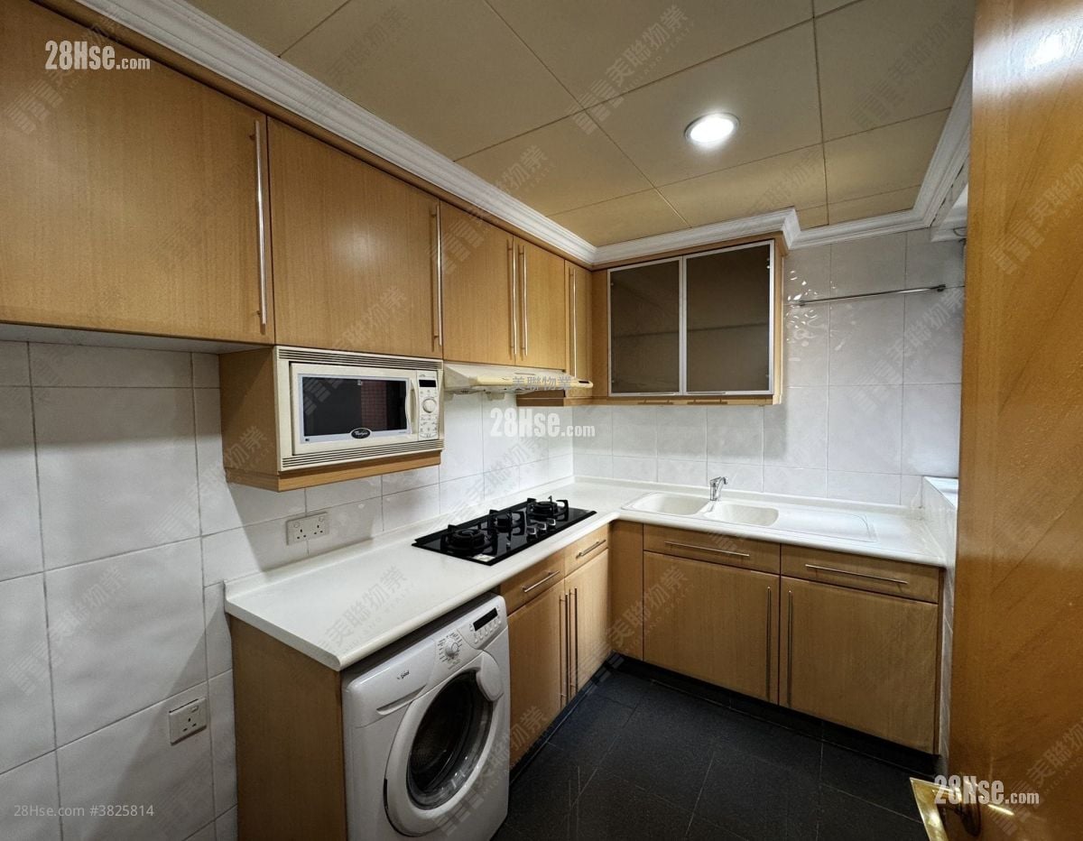 Castello Sell 2 Bedrooms , 1 Bathroom 580 ft²